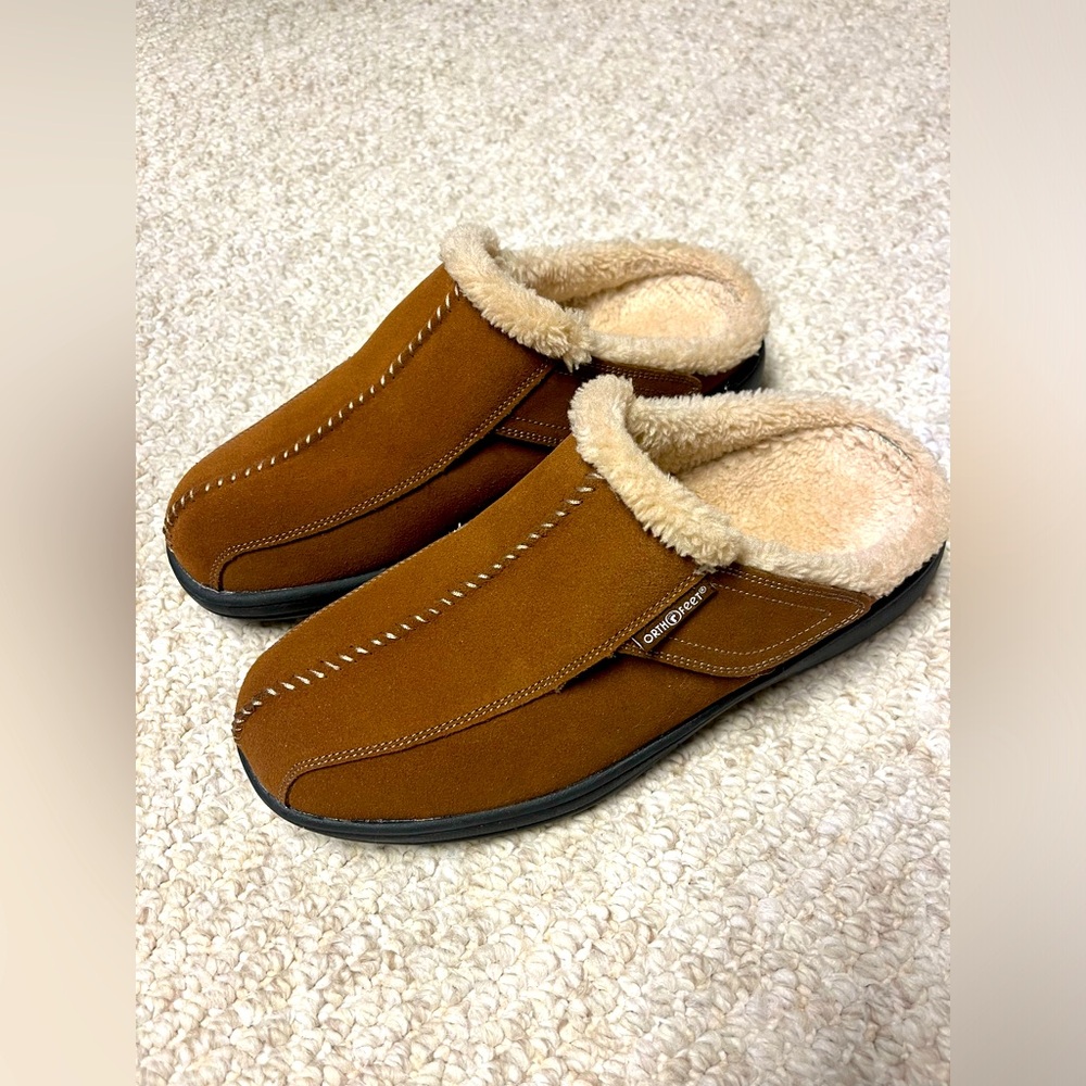 Orthofeet Men’s slippers. Size 10.